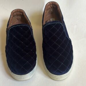 Quilted pattern Steve Madden